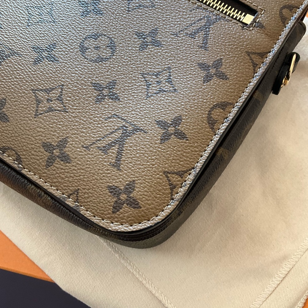 Sold Louis Vuitton Reverse Monogram Pouchette Métis - Picture 14 of 16